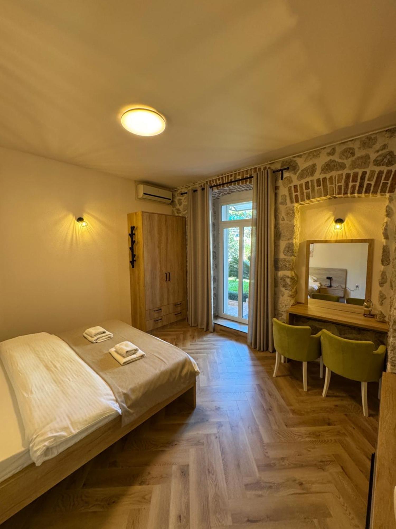 Apartments Marilu Котор Екстериор снимка