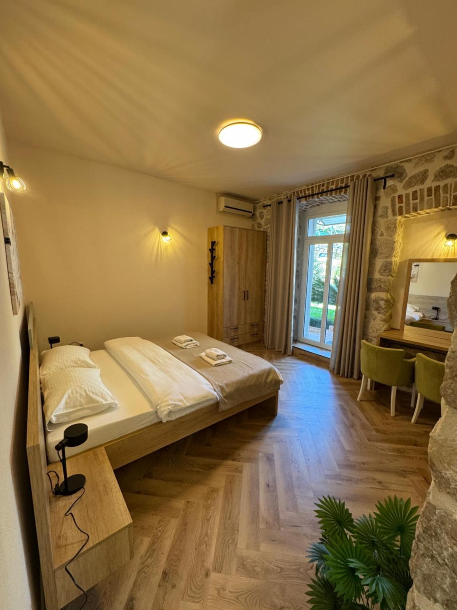 Apartments Marilu Котор Екстериор снимка